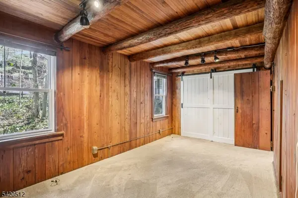 6 West Cir, Ringwood Boro, NJ 07456