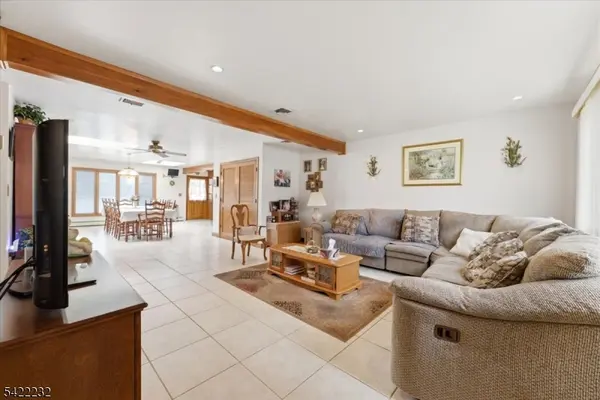 357 Edgewood Rd, Linden City, NJ 07036