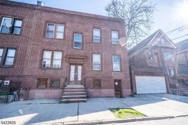 64 Wade St, Jersey City, NJ 07305