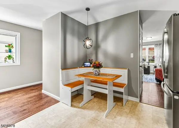 8 Chelsea Cir, Raritan Twp., NJ 08822