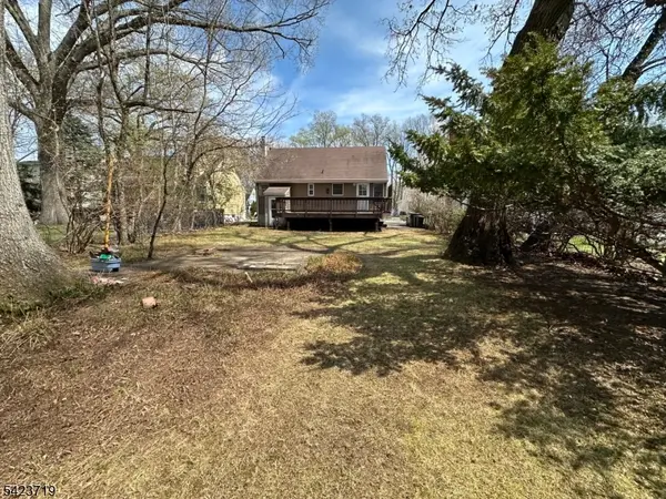 24 Willow St, Bergenfield Boro, NJ 07621