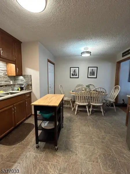 45 Burlington Ct, Hamburg Boro, NJ 07419