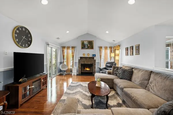 123 Chariot Ct, Piscataway Twp., NJ 08854