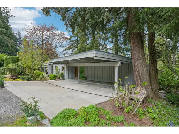 6639 SE YAMHILL CT, Portland, OR 97215