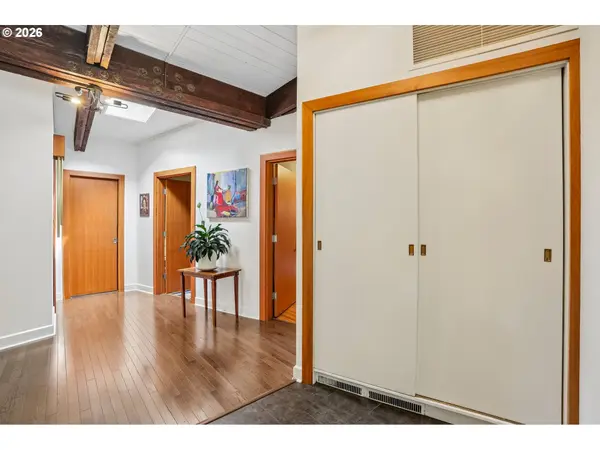 6639 SE YAMHILL CT, Portland, OR 97215