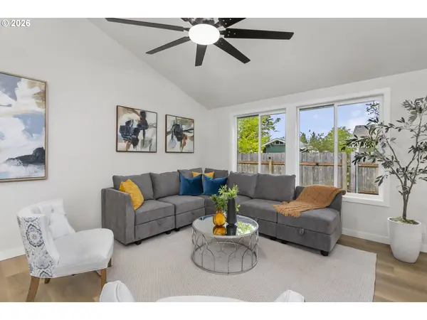 174 SW 10TH AVE, Canby, OR 97013