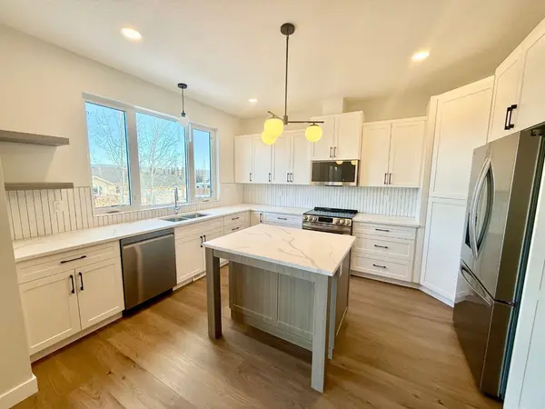 128 TRESTLE PL, Hinton, AB T7V0B8