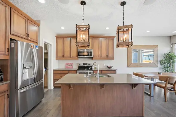 21 SAVANNA GN NE, Calgary, AB T3J0V9