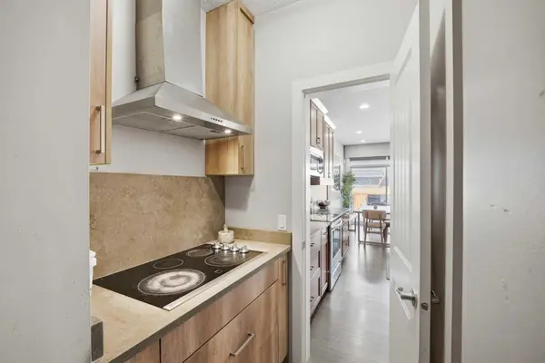 21 SAVANNA GN NE, Calgary, AB T3J0V9