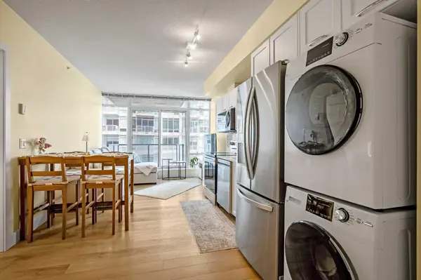 3830 Brentwood RD NW #402, Calgary, AB T2L 2T9