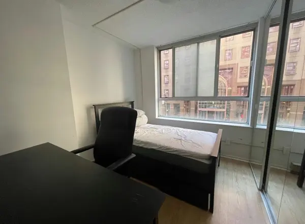 717 Bay ST #306, Toronto C01, ON M5G 2J9