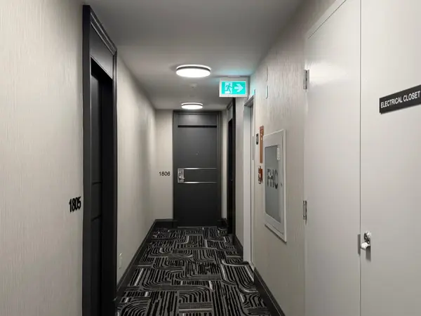 30 Grand Trunk CRES #1806, Toronto C01, ON M5J 3A4