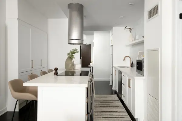 38 Dan Leckie WAY #728, Toronto C01, ON M5V 2V6