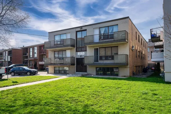 10 Wasdale CRES #4, Toronto C04, ON M6A 1W8