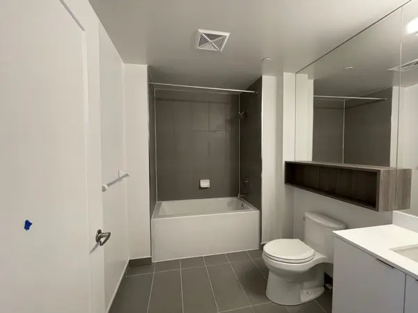 60 Princess ST #930 SE, Toronto C08, ON M5A 2C7