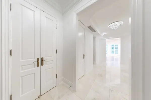 10 Bellair ST #602, Toronto C02, ON M5R 3T8