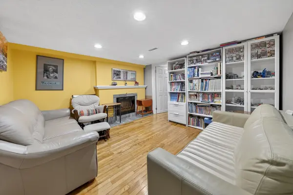 91 Ellendale DR, Toronto E04, ON M1P 1N7