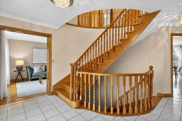 357 Powell RD, Whitby, ON L1N 2H5