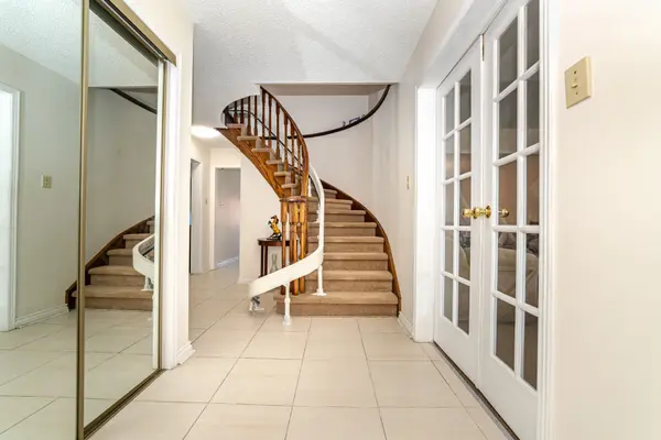 1634 Beaton WAY, Pickering, ON L1X 1X8