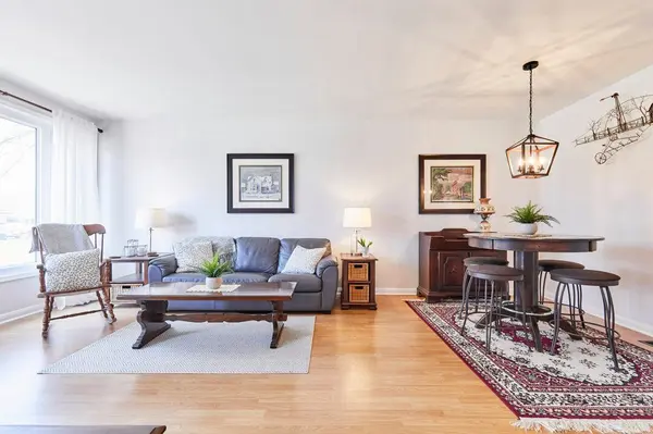 319 Dovedale DR, Whitby, ON L1N 1Z8