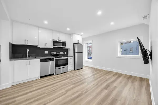 851 Danforth AVE #B, Toronto E01, ON M4J 1L2