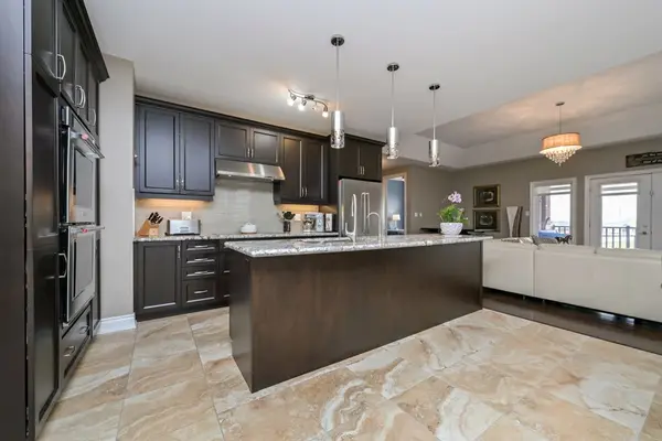 22 Westmount DR, New Tecumseth, ON L9R 0P5