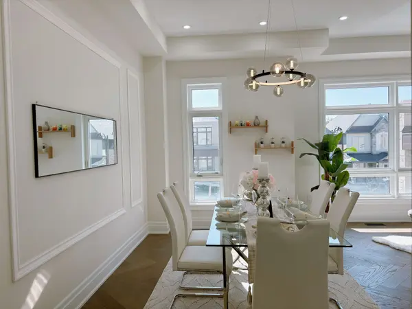 104 Wraggs RD, Bradford West Gwillimbury, ON L3Z 4N2