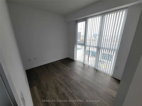 38 Honeycrisp CRES N #816, Vaughan, ON L4K 0M8