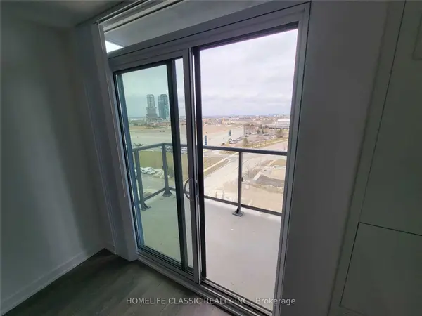 38 Honeycrisp CRES N #816, Vaughan, ON L4K 0M8