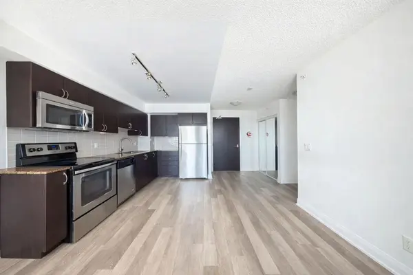 372 Hwy 7 N/A E #721, Richmond Hill, ON L4B 0C6