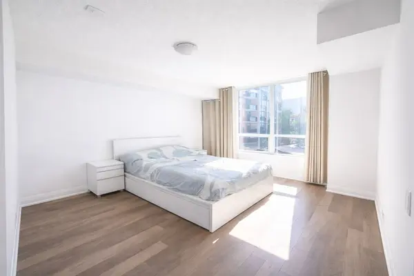 372 Hwy 7 N/A E #721, Richmond Hill, ON L4B 0C6