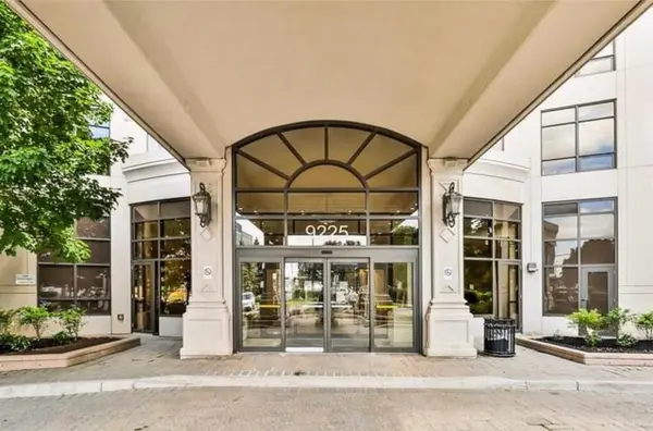 9225 Jane ST #817, Vaughan, ON L6A 0J7