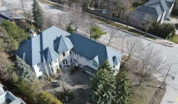 206 Arnold AVE, Vaughan, ON L4J 1B9