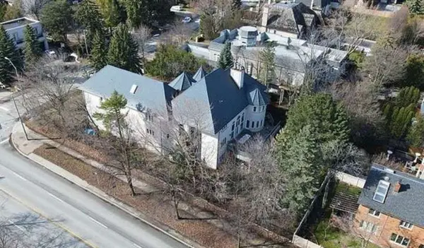 206 Arnold AVE, Vaughan, ON L4J 1B9