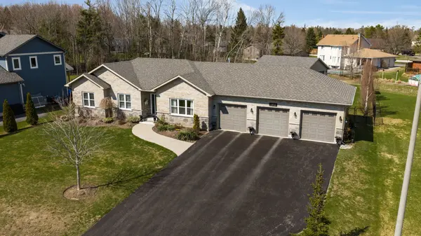 1962 Elana DR, Severn, ON L3V 0C2