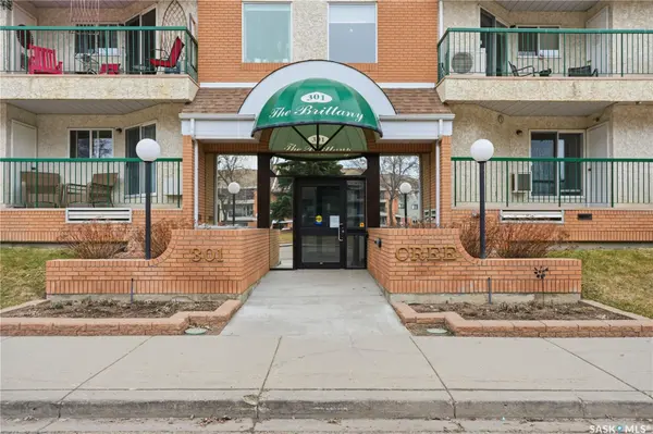 301 Cree CRESCENT #402, Saskatoon, SK S7K 7Y3