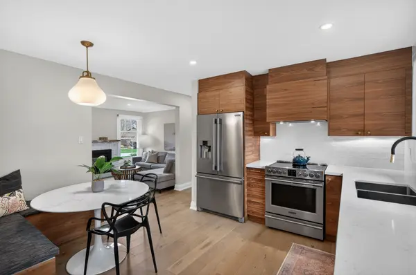 1878 Heather Hills DR, Burlington, ON L7P 3A3