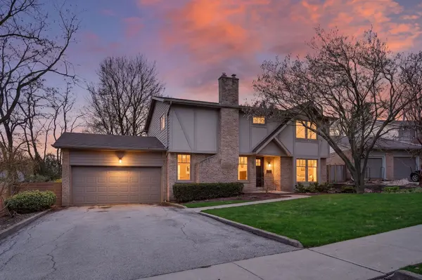 1878 Heather Hills DR, Burlington, ON L7P 3A3