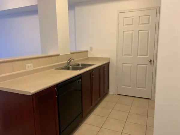 5170 Winston Churchill BLVD #413, Mississauga, ON L5M 0P2