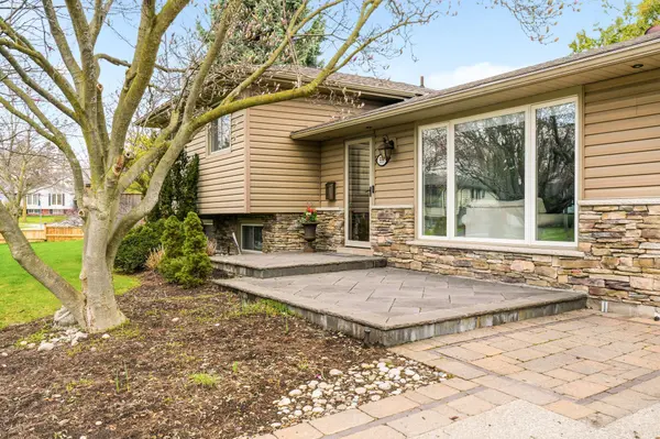 559 Rexway CT, Burlington, ON L7N 3B6