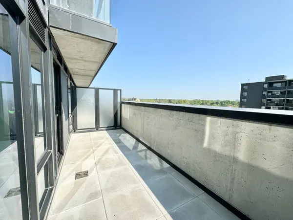 86 Dundas ST E #806, Mississauga, ON L5A 1W4