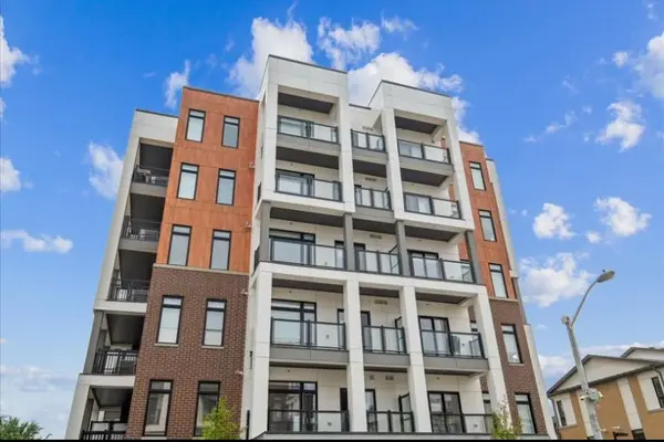 135 Canon Jackson DR #607, Toronto W04, ON M6M 0C3