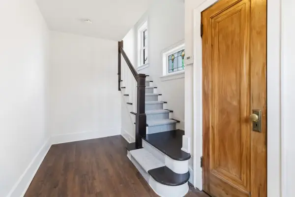 295 Plains RD W #Second Floor, Burlington, ON L7T 1G1