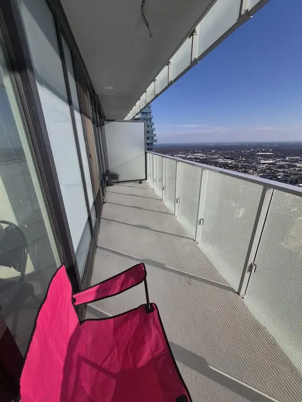 3900 Confederation Pkwy #4507, Mississauga, ON L5B 0M3