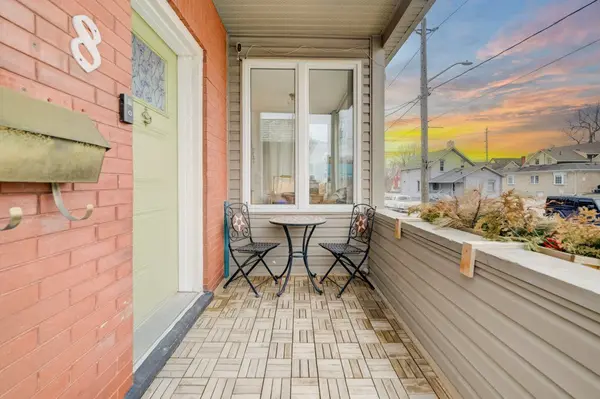 8 Spring ST E, Waterloo, ON N2J 2L8