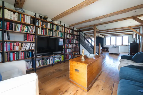 5 Solmes ST, Prince Edward County, ON K0K 2T0