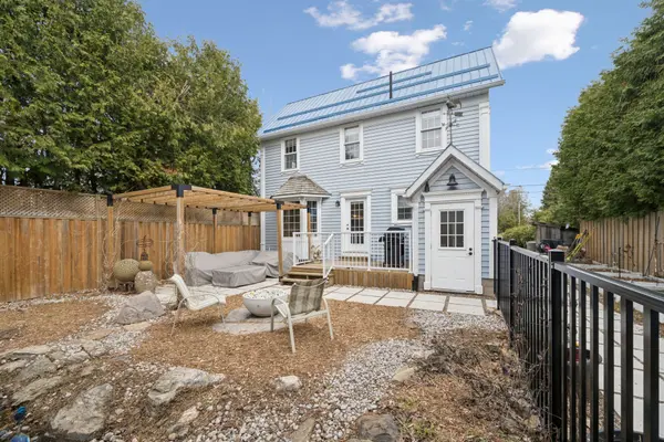 212 James ST, Bracebridge, ON P1L 2B8