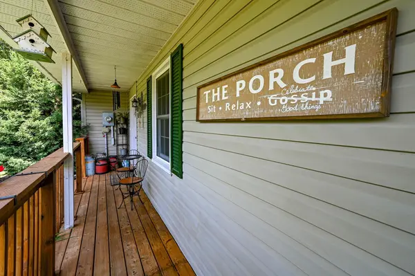 193 Kellys RD, Rideau Lakes, ON K7A 4S5