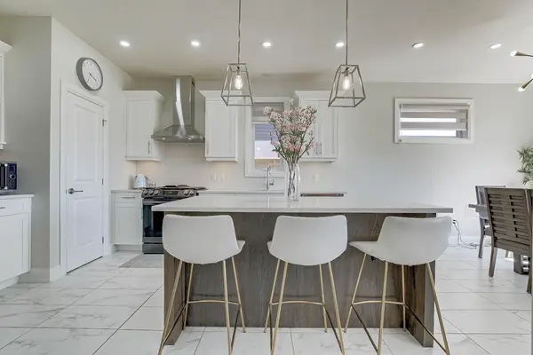 2033 Lockwood CRES, Strathroy-caradoc, ON N0L 1W0