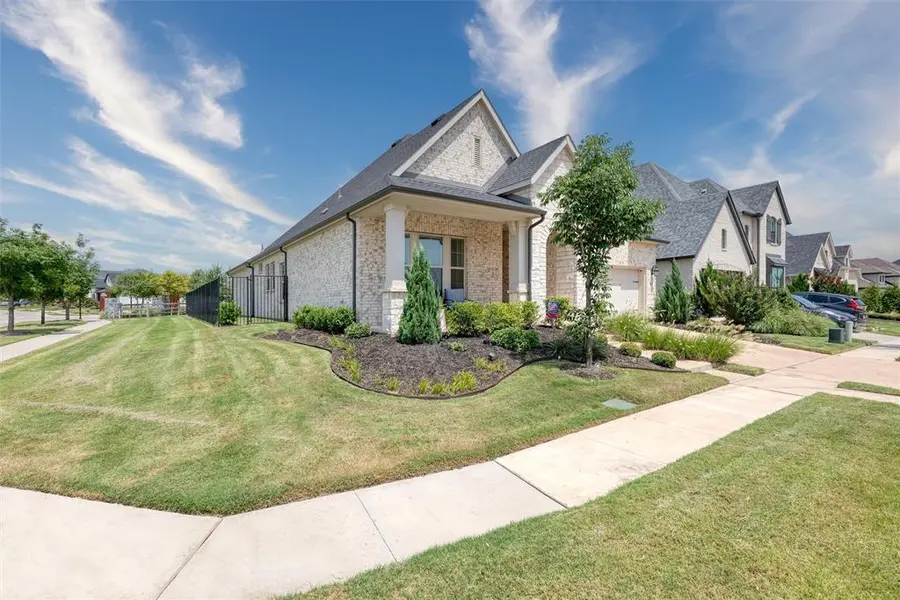 1820 Welker Drive, Van Alstyne, TX 75495